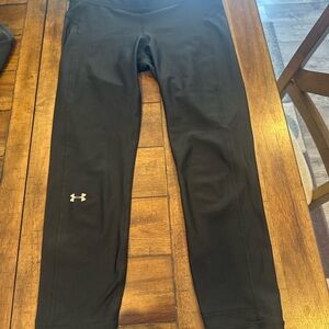 Under Armour Women's Black Cropped Leggings
